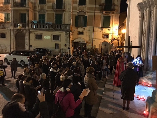 Via Crucis Per Le Strade Della Parrocchia Di Santa Maria Della Tomba